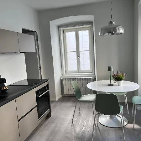 Apartment Central Corner House