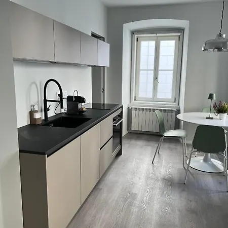 Central Corner House * Trieste