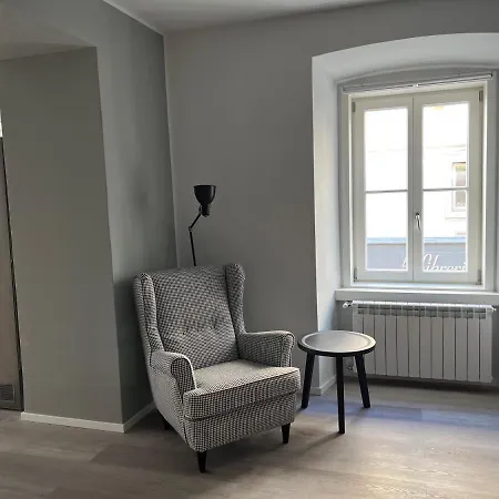 Central Corner House *