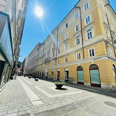 Central Corner House *